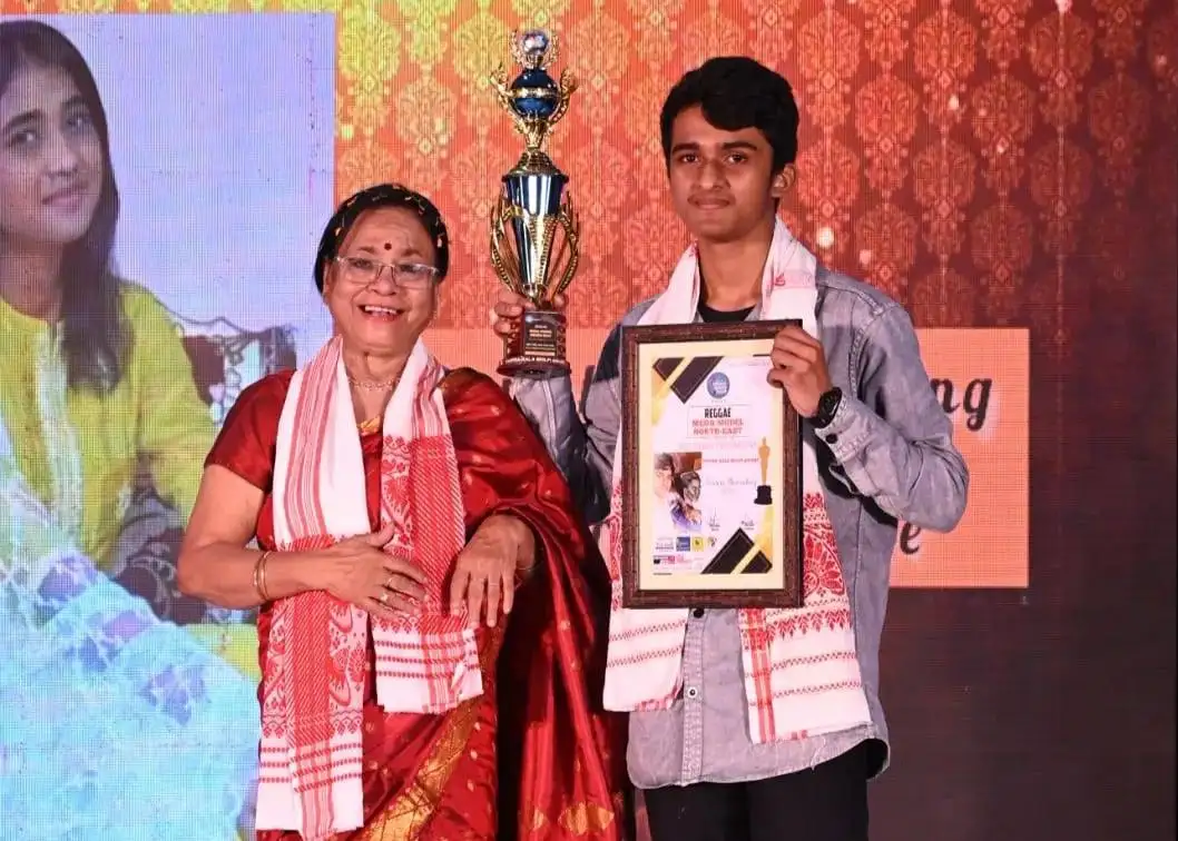 Mousom Bharadwaj achieved CHITRA-KALA SHILPI AWARD from well known assamese actress Chetana Das